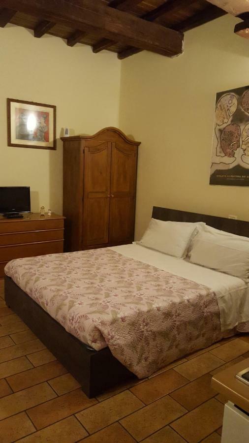 Via Della Posterna Apartman Spoleto Kültér fotó