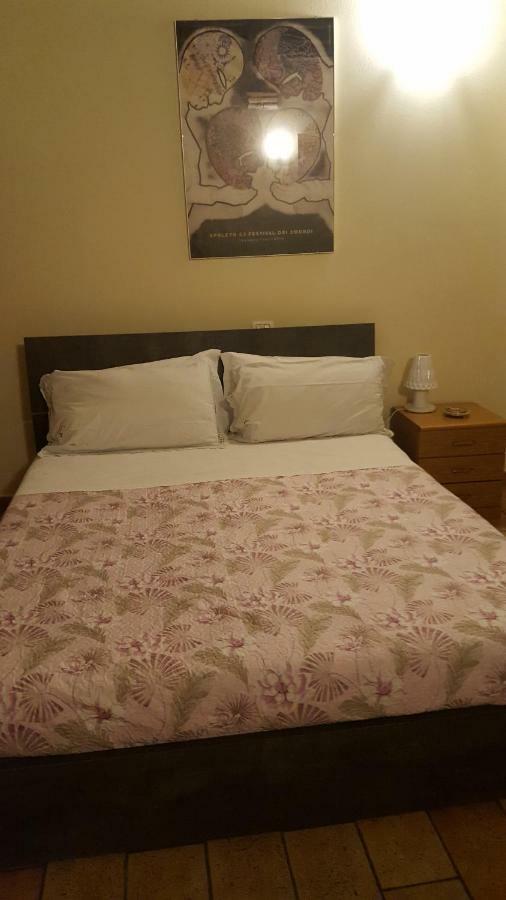 Via Della Posterna Apartman Spoleto Kültér fotó